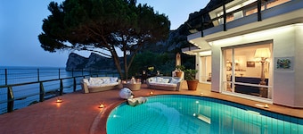 Wonderful luxury villa by the sea in the heart of the Sorrento coast