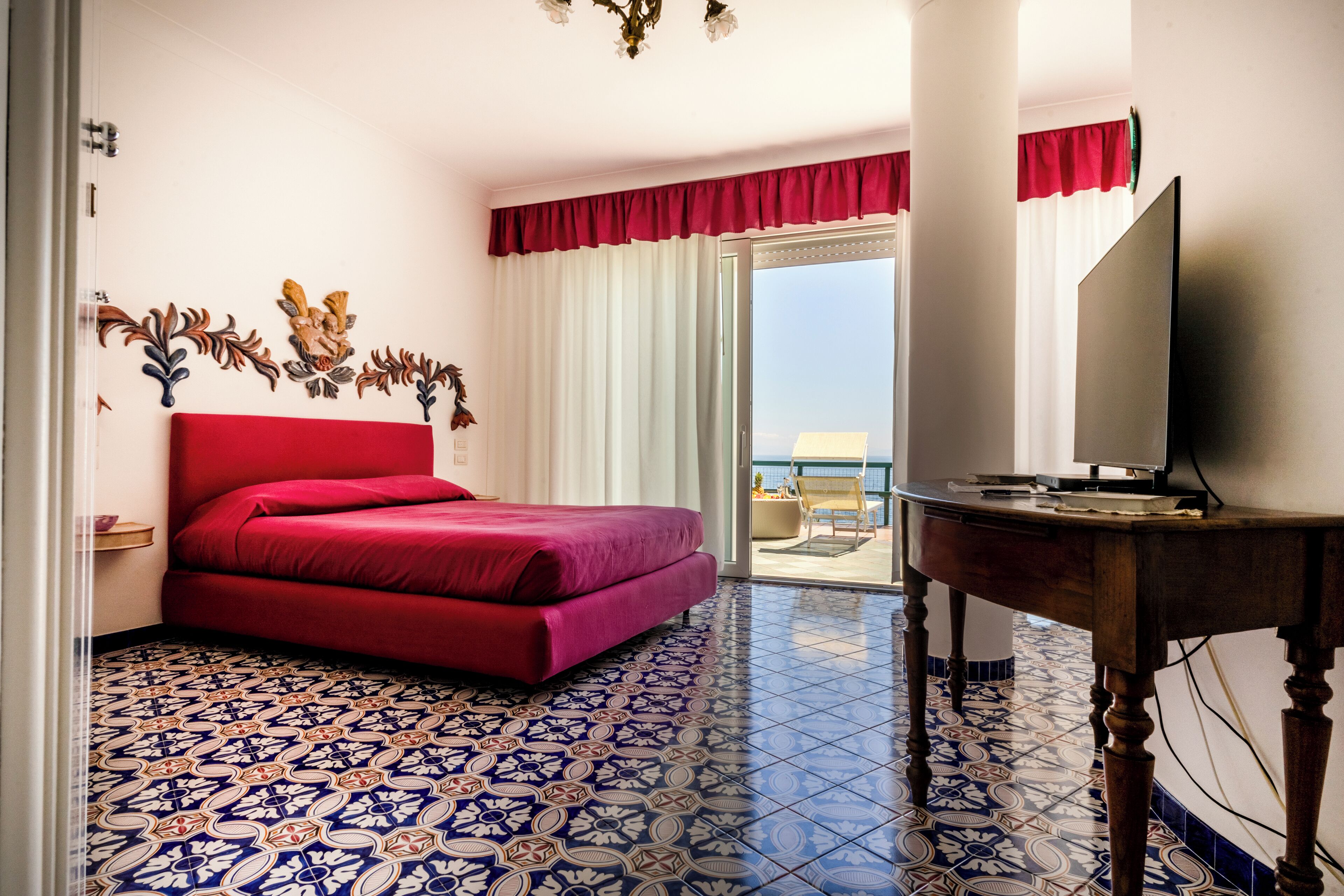 7 bedrooms, in-room safe, desk, soundproofing