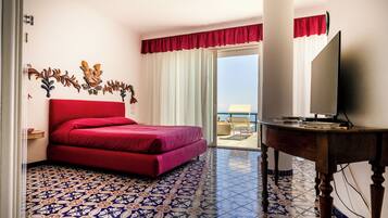 7 bedrooms, in-room safe, desk, soundproofing