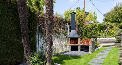 DELFIN - House for 8 with garden and private pool 15 minutes from Barcelona