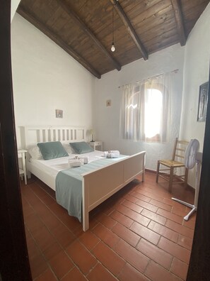 3 bedrooms, iron/ironing board, travel crib, WiFi