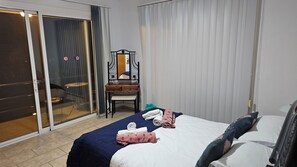 2 Schlafzimmer, Zimmersafe, Bügeleisen/Bügelbrett, kostenloses WLAN