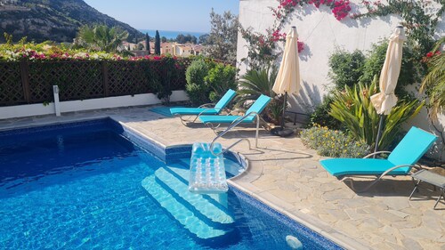 Luxury Villa With Private Pool and stunning sea views