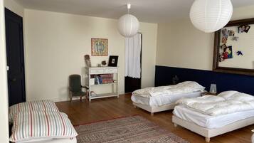 5 Schlafzimmer, Bügeleisen/Bügelbrett, WLAN, Bettwäsche