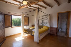 6 habitaciones, tabla de planchar con plancha y wifi gratis 