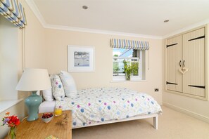 3 bedrooms, iron/ironing board, travel cot, free WiFi