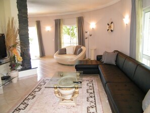 TV, fireplace, DVD player