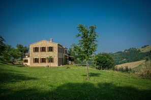Exterior - Magnificent Stone Villa (Avacelli di Arcevia)