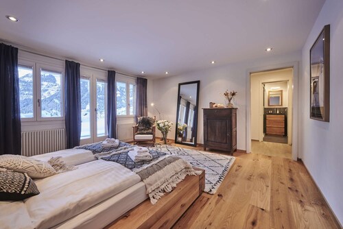 Ultimate comfort in the heart of the Swiss Alps with large terrace