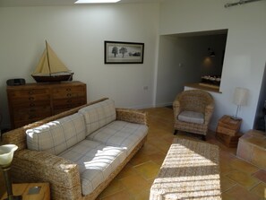 Smart TV, fireplace, DVD player, books