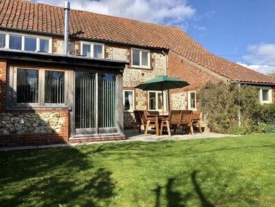 Once a Catle Barn, now Spacious Luxury Accommodation!