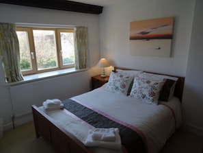 4 bedrooms, iron/ironing board, travel crib, free WiFi
