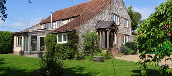 Once a Cattle Barn, now Spacious Luxury Accommodation!