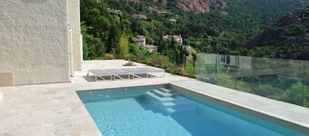 Completely renovated villa for 10 people with a view of the sea and swimming pool