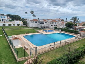 Pool - 1 House in front of the sea. With garden, swimming pools and powerful WI-FI. costabonita Spain (Mijas Costa)