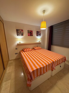 1 camera, ferro/asse da stiro, Wi-Fi, lenzuola