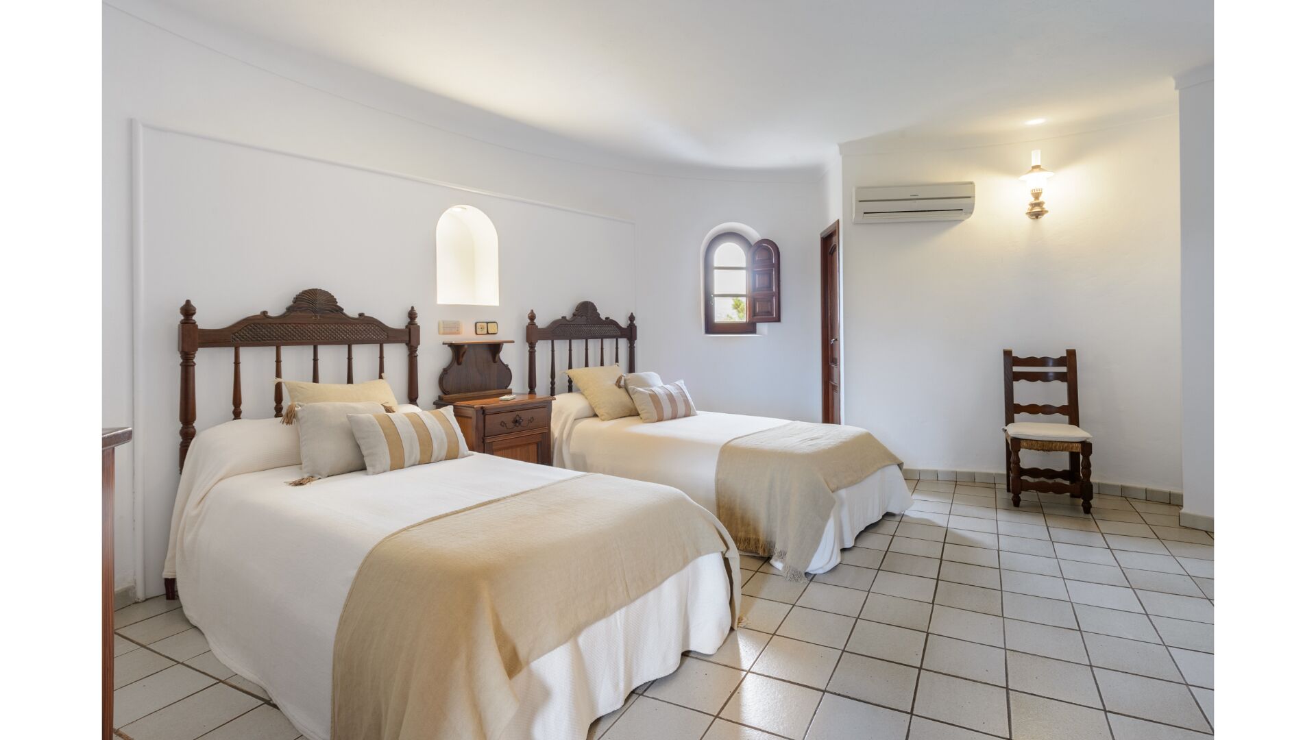 Can Mestre is a huge Villa  near to San Antonio