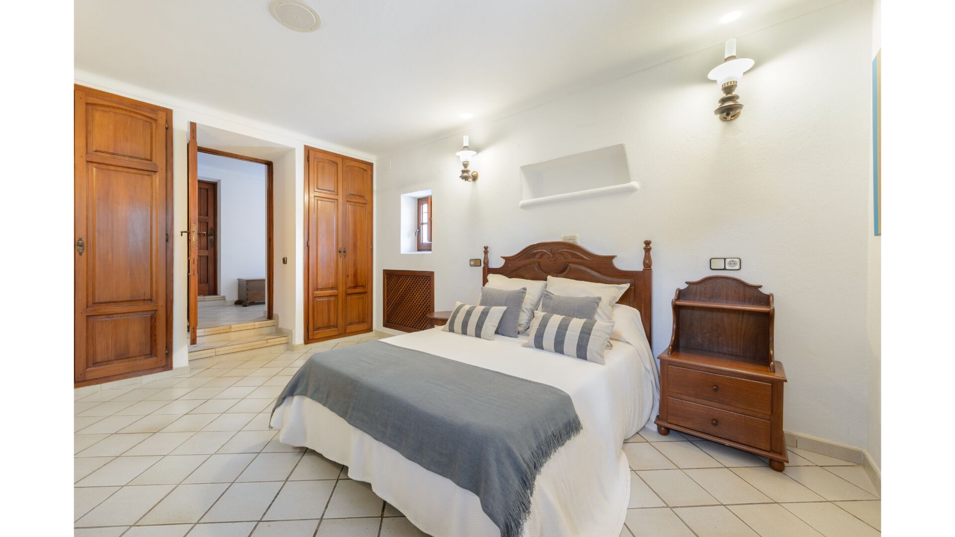 Can Mestre is a huge Villa  near to San Antonio