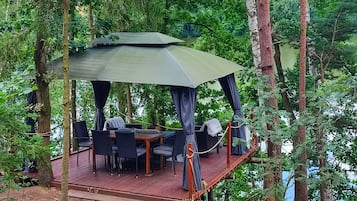 屋外ダイニングエリア