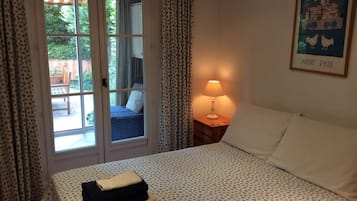 1 habitación, escritorio, tabla de planchar con plancha y wifi gratis