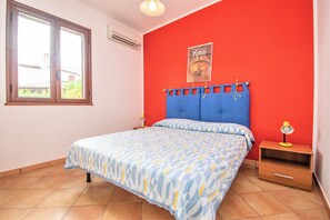 3 bedrooms, in-room safe, iron/ironing board, free WiFi