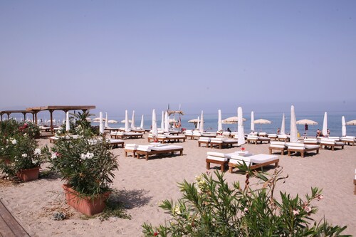 VILLECEFALU. Veranda beach house 