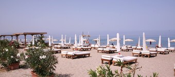 VILLECEFALU. Veranda beach house 