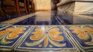 A tiled floor with a floral pattern. - VILLA SEA SALENTO (Marina San Gregorio)