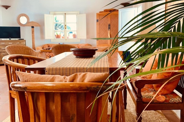 Dining - Enchanting and Spacious Holiday Cottage Chimida in Historic Teguise Vi (Costa Teguise)