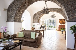 Lobby - AMORE RENTALS - Villa Jasmine with Private Pool Ideal for Weddings (Sant´Agata sui Due Golfi)