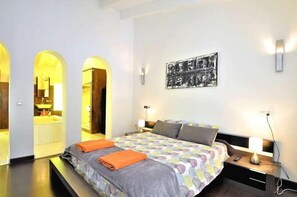 5 Schlafzimmer, Bügeleisen/Bügelbrett, Reisekinderbett, WLAN