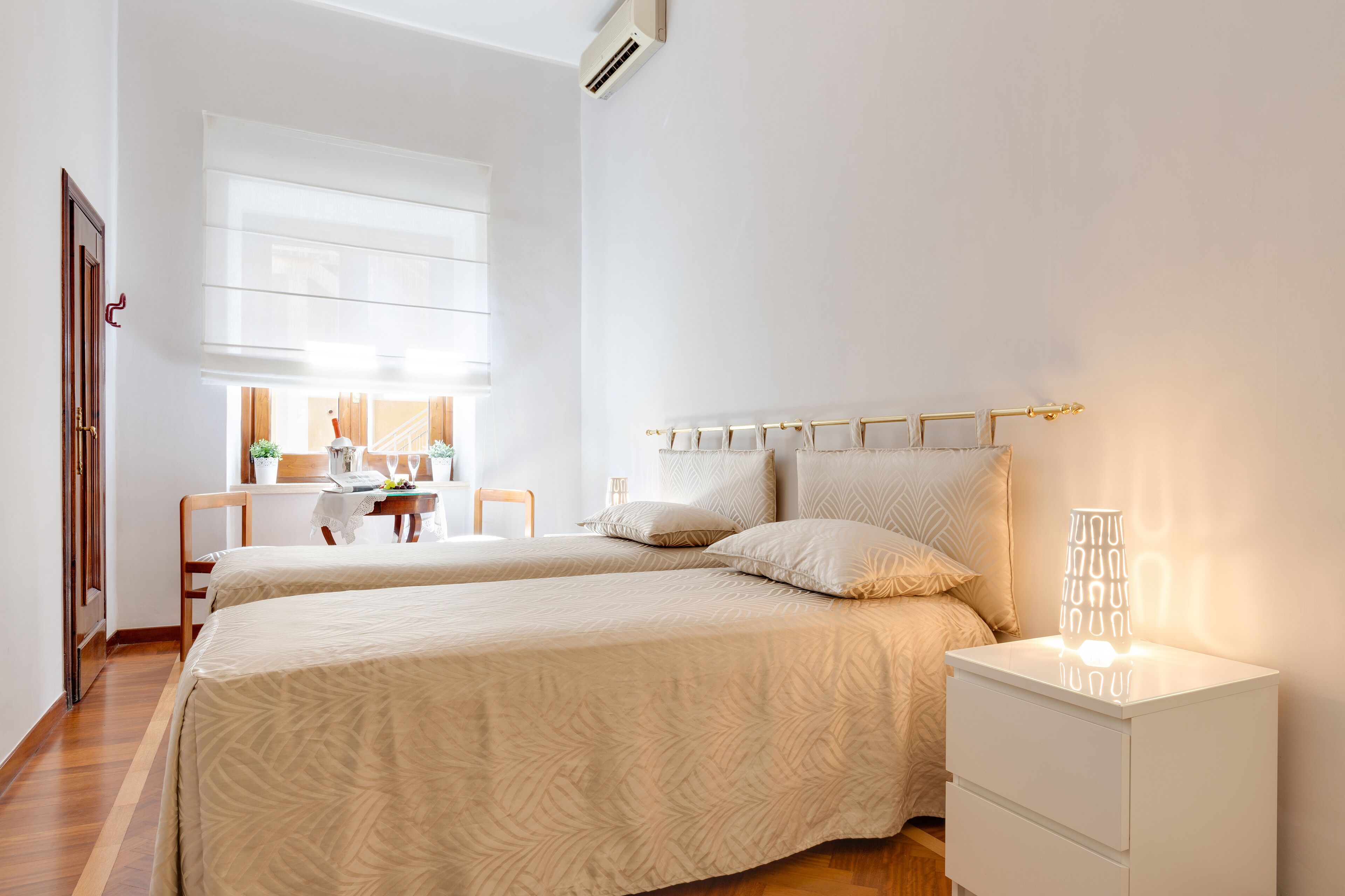 2 soverom, strykejern/-brett, wi-fi (inkludert) og sengetøy