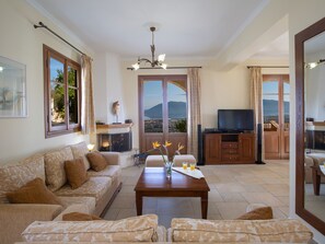 Televisor, reproductor de DVD i estèreo 