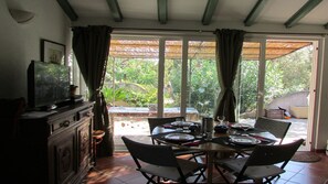 Dining - FEET IN THE WATER - SANTA GIULIA -VILLA 60M2 - AIR CONDITIONED - BIG TERRACE (Porto-Vecchio)