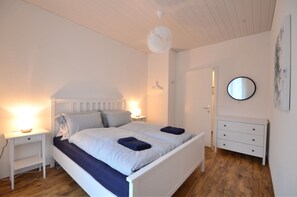 3 bedrooms, iron/ironing board, travel cot, free WiFi