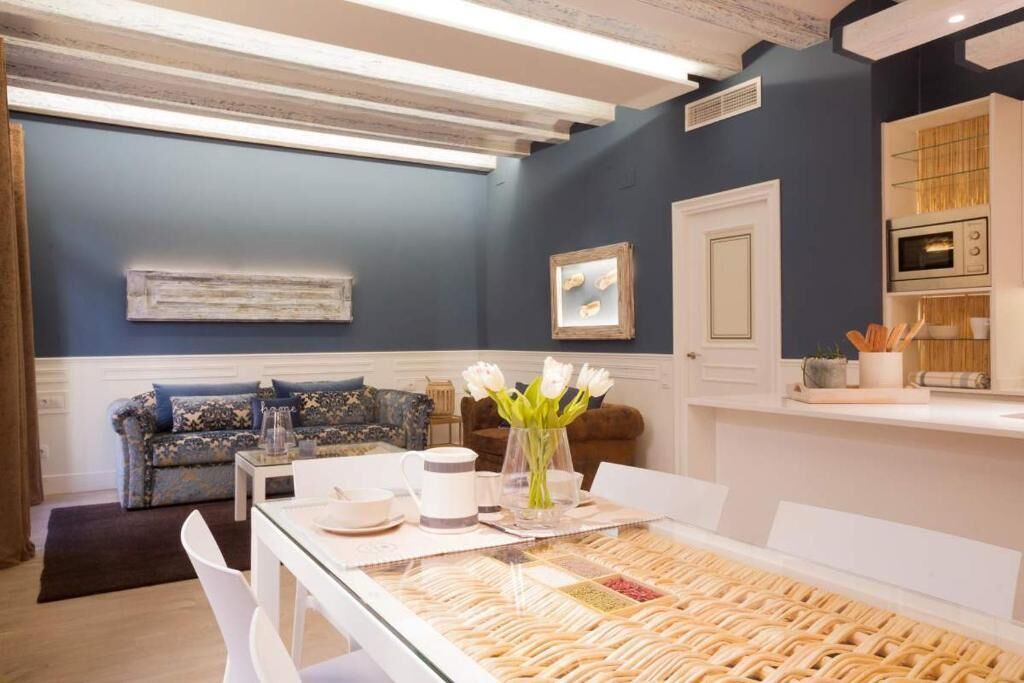 Old Town building with rooftop terrace and pool! Unbeatable Location!