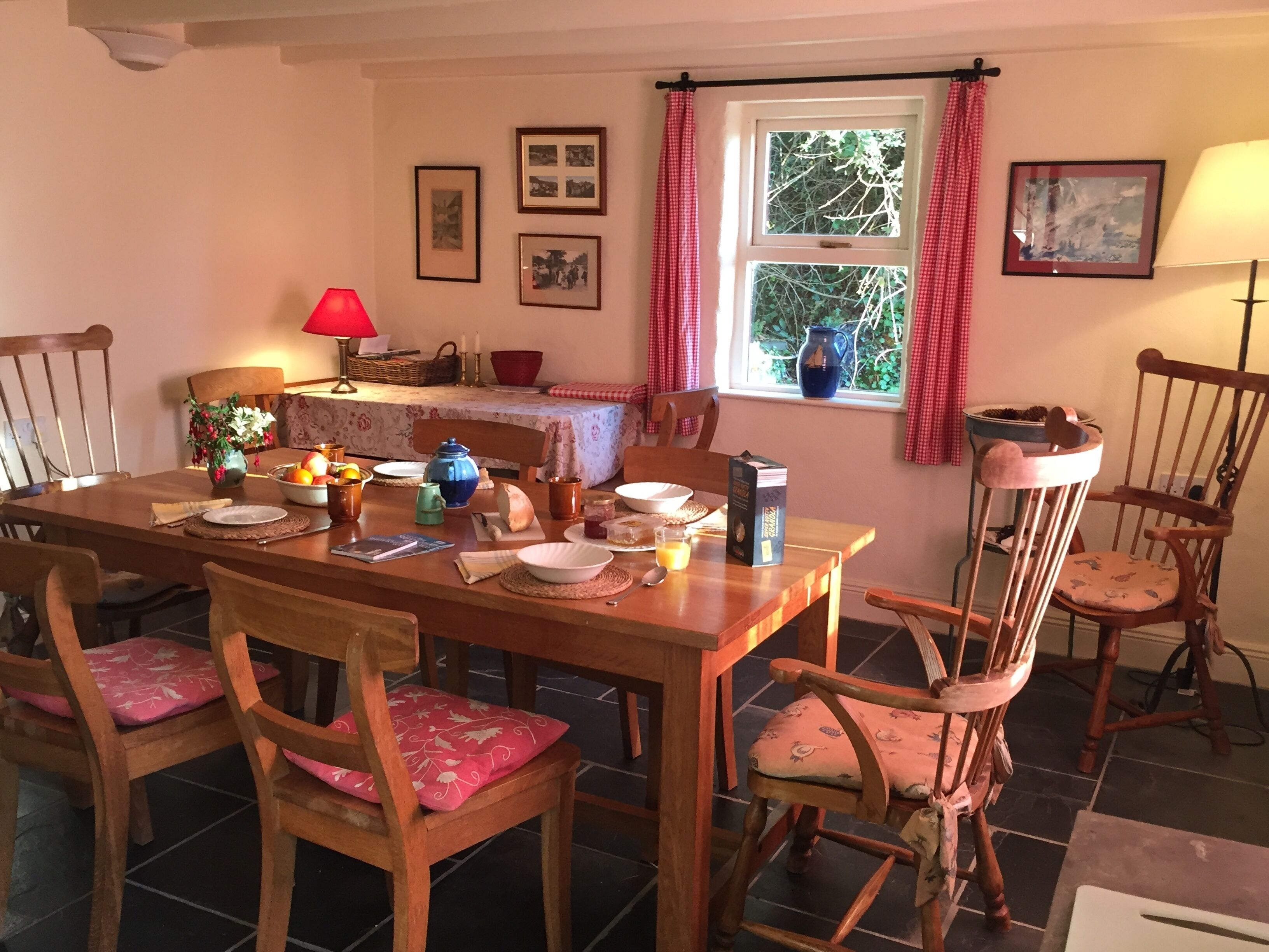 Charming old cottage overlooking Dunmanus Bay