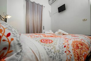 1 bedroom, iron/ironing board, Internet, bed sheets