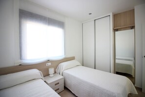 3 bedrooms, in-room safe, iron/ironing board, free WiFi