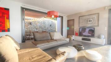 TV, DVD player, books