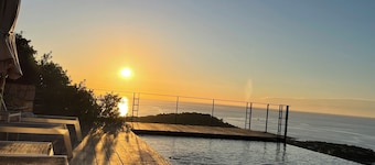 Villa 130m2, panoramisch uitzicht op zee, 4 slaapplaatsen, infinity pool