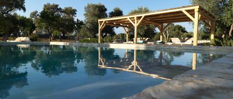 Piscine extérieure, piscine chauffée