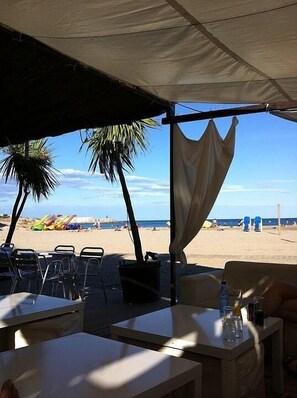 Property grounds - The Palms - Spacious Private Villa For Family Fun & Relaxation (L'Ametlla de Mar)