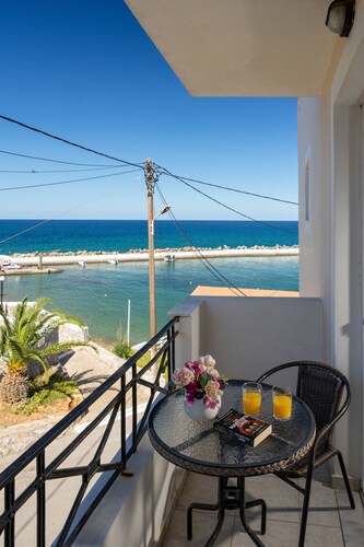 Castello Apartments-Crete Residences