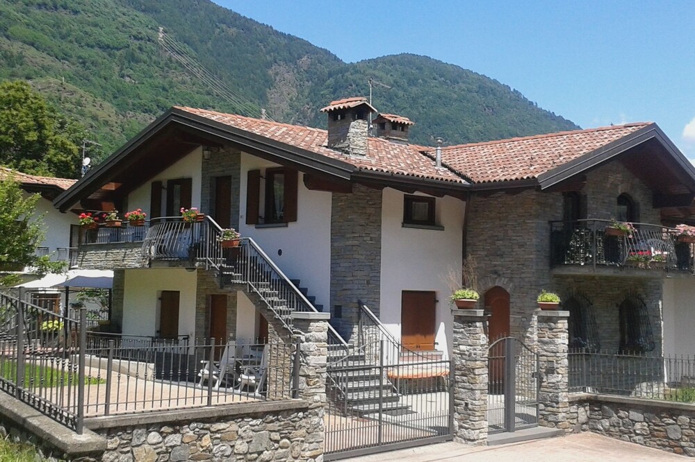 Apartment/ flat - Santicolo di Corteno GolgiHouse with garden