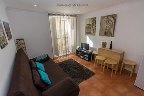 TV, DVD player, books