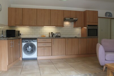 Detached barn in South Hams near to Dartmouth, ideal for guests with dogs.