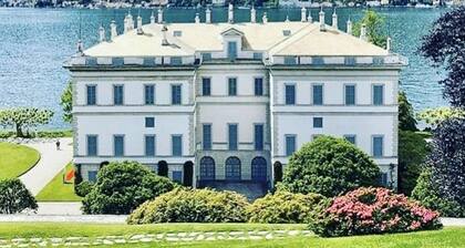 La Perla New & stylish apartment with balcony Bellagio centre