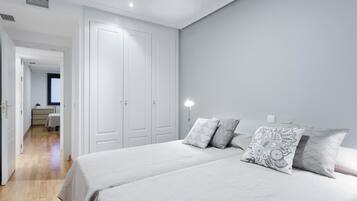 2 slaapkamers, een kluis op de kamer, een strijkplank/strijkijzer