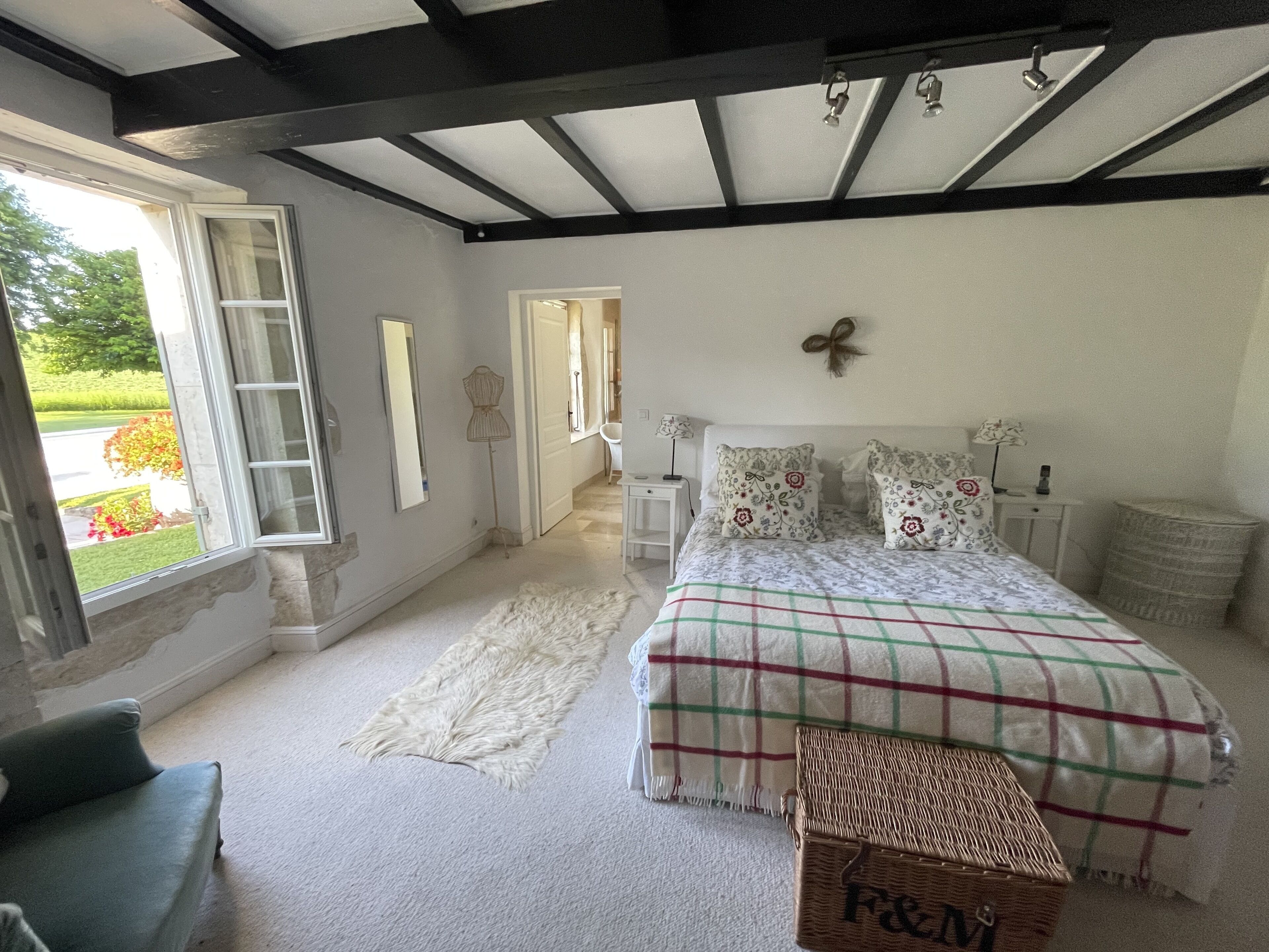 7 chambres, fer et planche à repasser, Wi-Fi gratuit, draps fournis